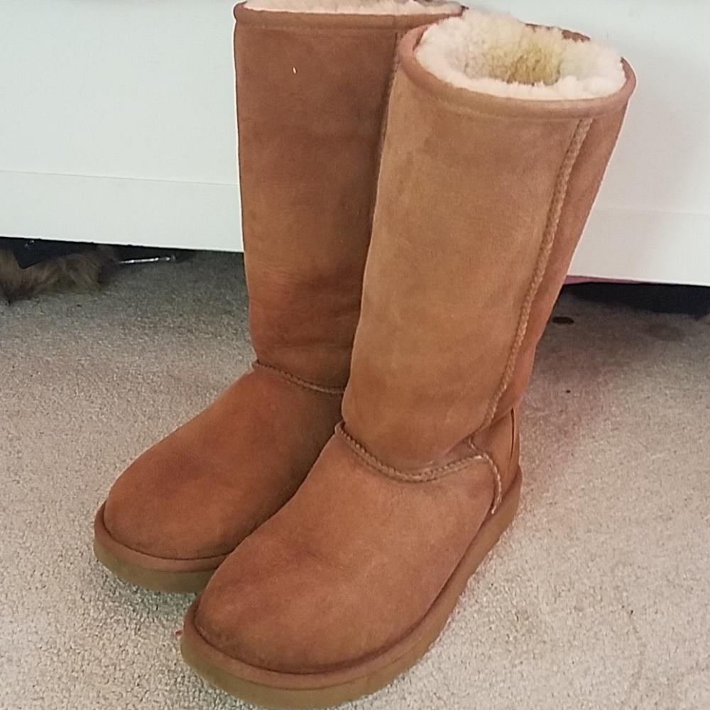 Ugg boots size 7 tall